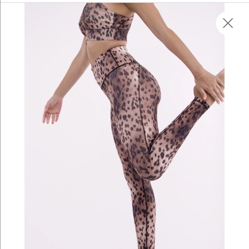 Fabletics leopard spotted powerhold workout leggings bra set